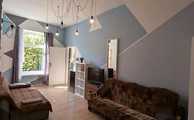 Central Loft-Style Apartment - 24 Hour Check-In